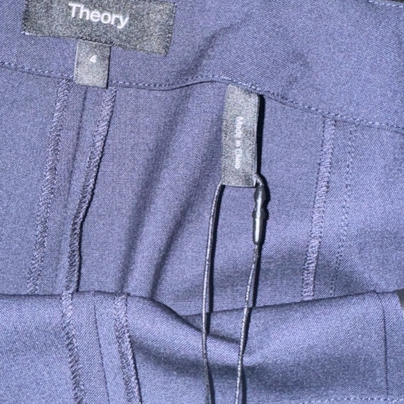 NWT: Theory Pintucked Slim Pant in Stretch Cotton. Size 4. Nocturne Navy. - Picture 10 of 11